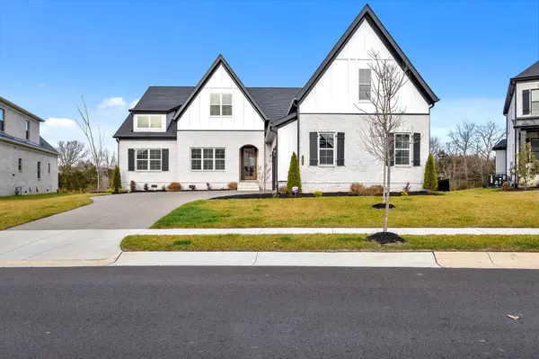 2056 Bocage Cir,  Nolensville,  TN 37135
