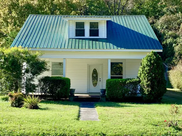 427 Main St #E, Red Boiling Springs, TN 37150