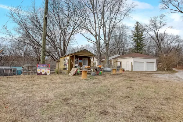 8401 Old Charlotte Pike, Pegram, TN 37143