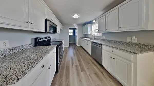 890 Mount Vernon Rd, Bethpage, TN 37022