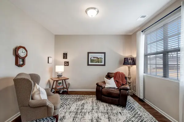 820 Foxdale Dr, Columbia, TN 38401