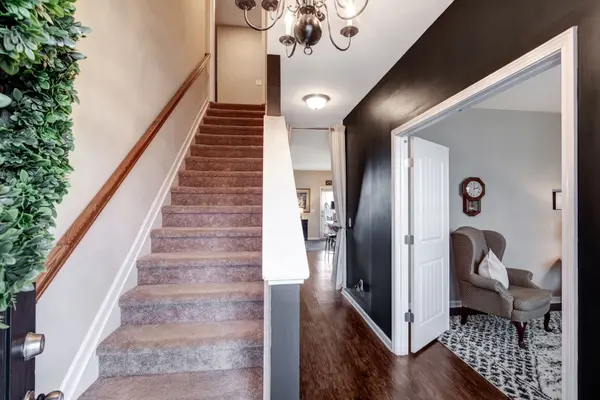 820 Foxdale Dr, Columbia, TN 38401