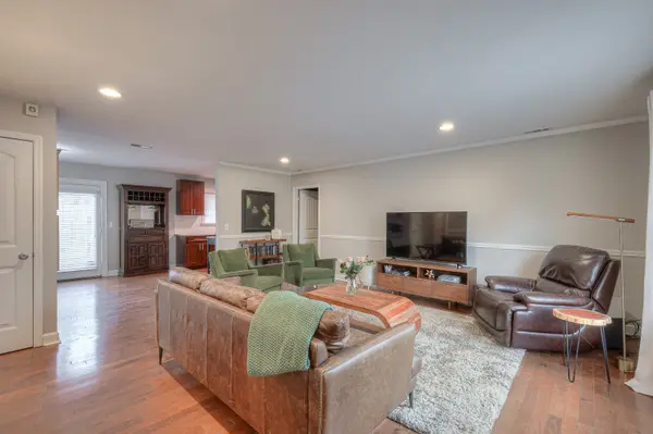 261 Binkley Dr, Nashville, TN 37211