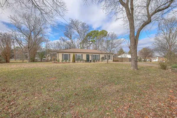 261 Binkley Dr, Nashville, TN 37211