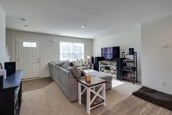 2130 Brokeshire Dr, White House, TN 37188