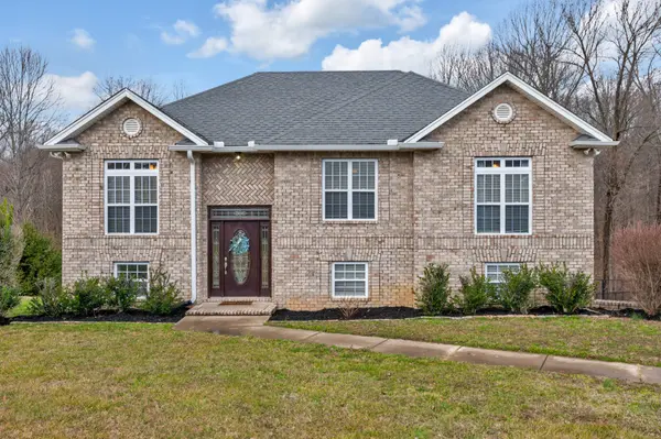 1350 Grassland Dr, Ashland City, TN 37015