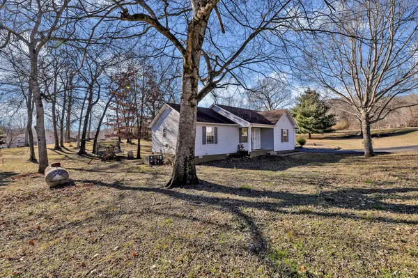 1002 Mikey Ct, Culleoka, TN 38451