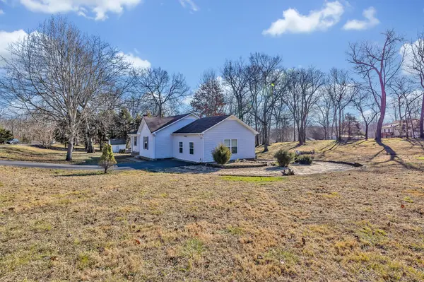 1002 Mikey Ct, Culleoka, TN 38451