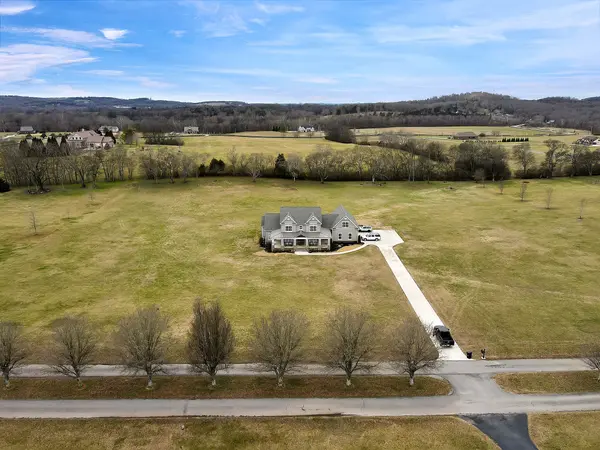 118 Herb Garden Dr, Fayetteville, TN 37334
