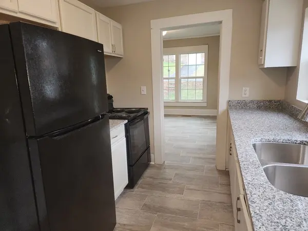 134 N Church Ave, Camden, TN 38320