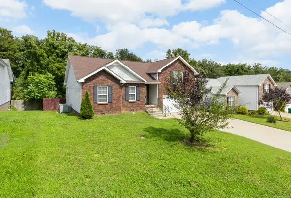 1700 Ridge Runner Ct, Clarksville, TN 37042