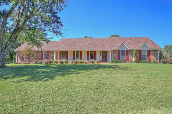 94 Valley Brook Dr, Hendersonville, TN 37075