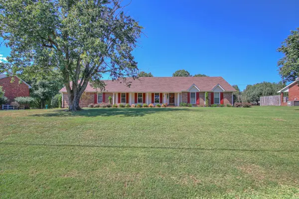 94 Valley Brook Dr, Hendersonville, TN 37075