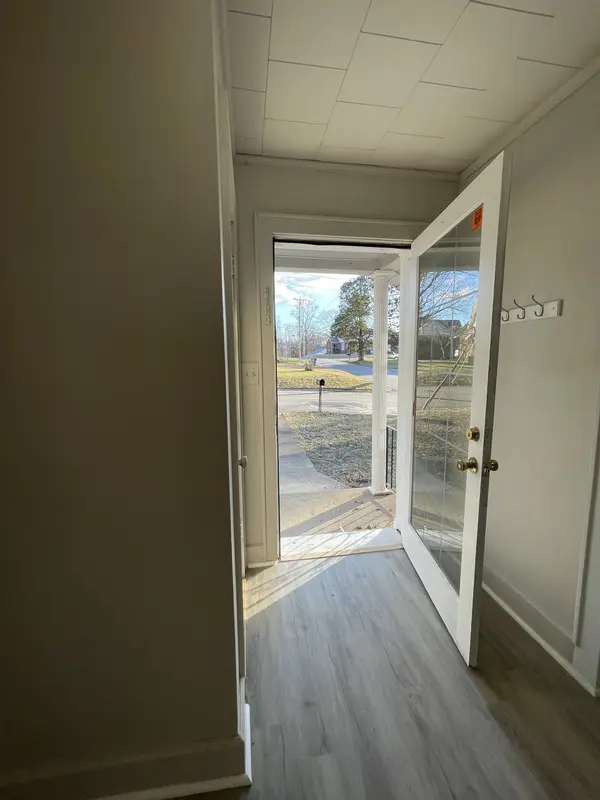 128 W Lake St, Camden, TN 38320
