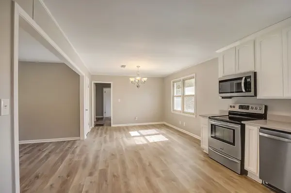 215 Gardendale Dr, Columbia, TN 38401