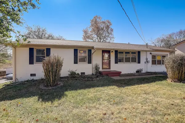 215 Gardendale Dr, Columbia, TN 38401