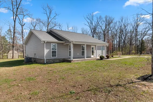 718 Brenda Ave, Loretto, TN 38469