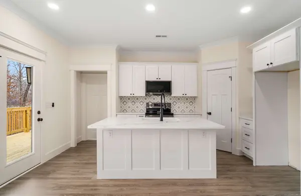 10015 Forest Lane, Bon Aqua, TN 37025