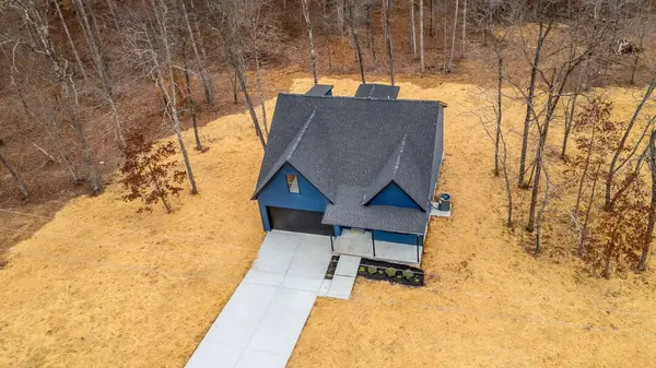 10011 Forest Lane, Bon Aqua, TN 37025