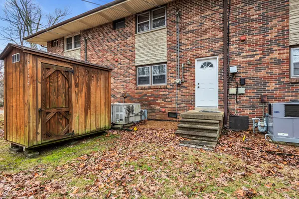 200 Meadow View Ln, Dickson, TN 37055