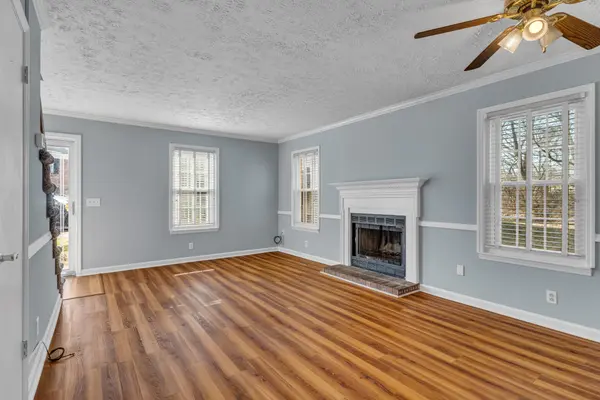 290 Donna Dr #A, Hendersonville, TN 37075