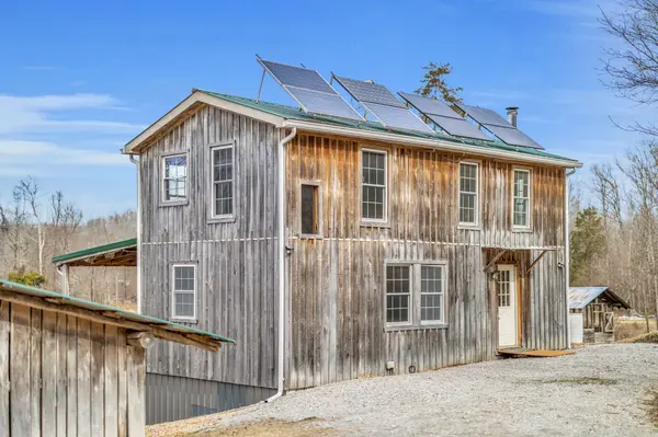 7305 Roan Creek Rd, Lobelville, TN 37097