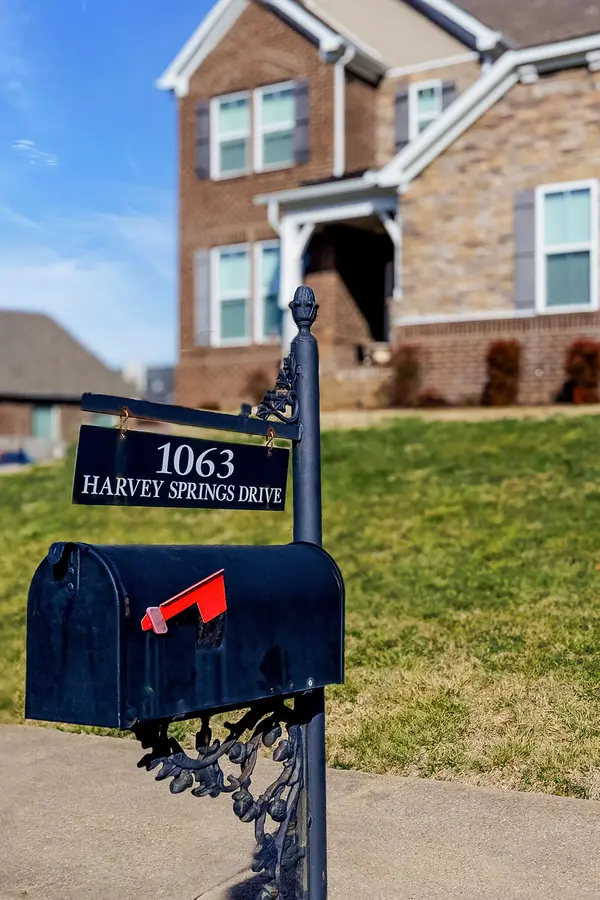 1063 Harvey Springs Dr, Spring Hill, TN 37174