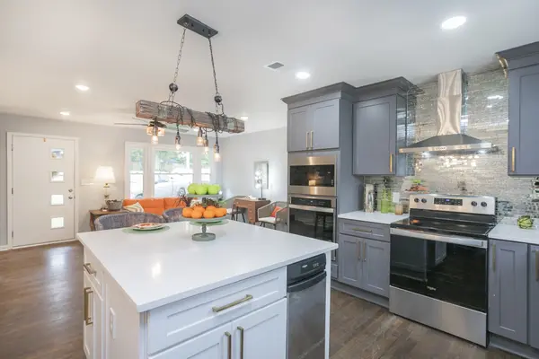 1615 Stratford Ave, Nashville, TN 37216