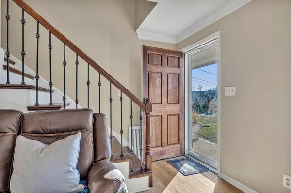 908 Armstrong Ln, Columbia, TN 38401