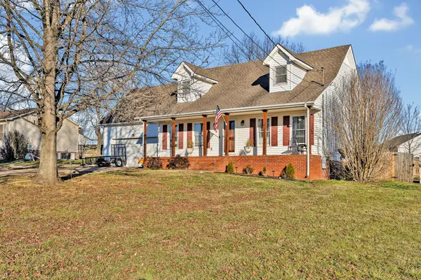908 Armstrong Ln, Columbia, TN 38401