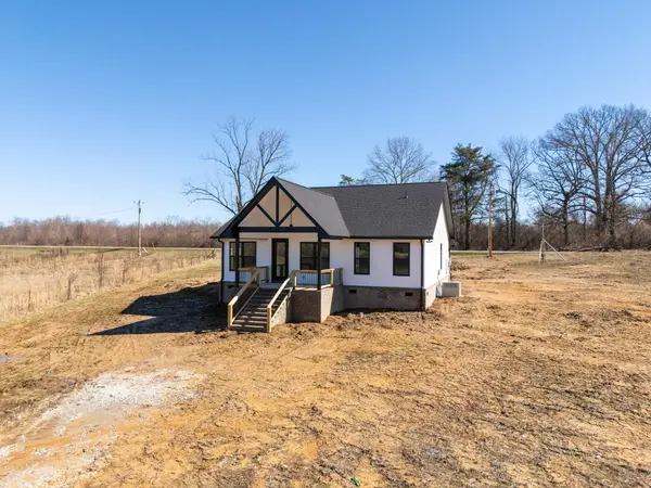 8563 Aedc Rd, Estill Springs, TN 37330