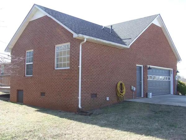 144 Lake Villa Cir, Morrison, TN 37357