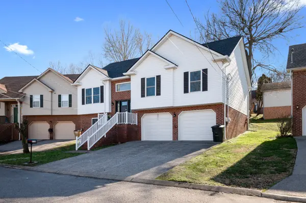 110 Edgewater Pl, Hendersonville, TN 37075