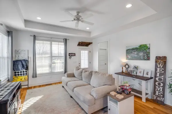 609 Womack Rd, Bethpage, TN 37022