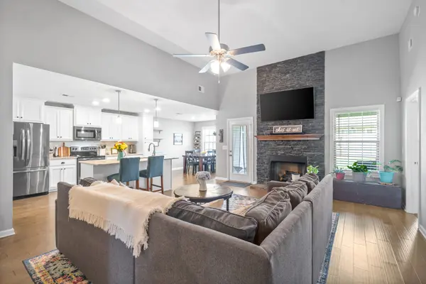 1152 Gentry Dr, Clarksville, TN 37043
