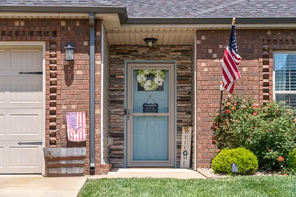 1152 Gentry Dr, Clarksville, TN 37043