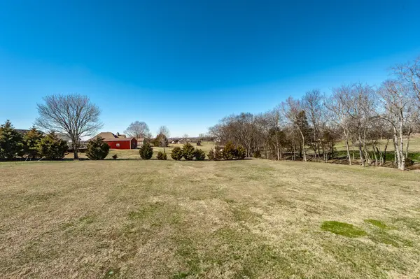 1261 Lauderdale Ln, Bethpage, TN 37022