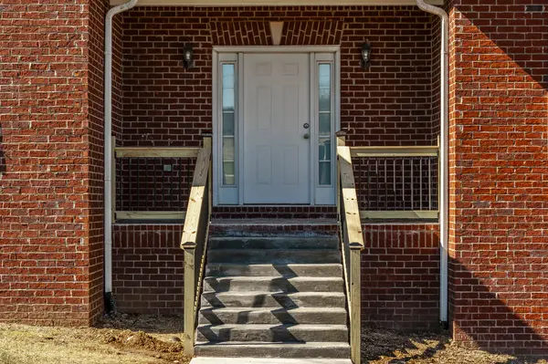 1261 Lauderdale Ln, Bethpage, TN 37022