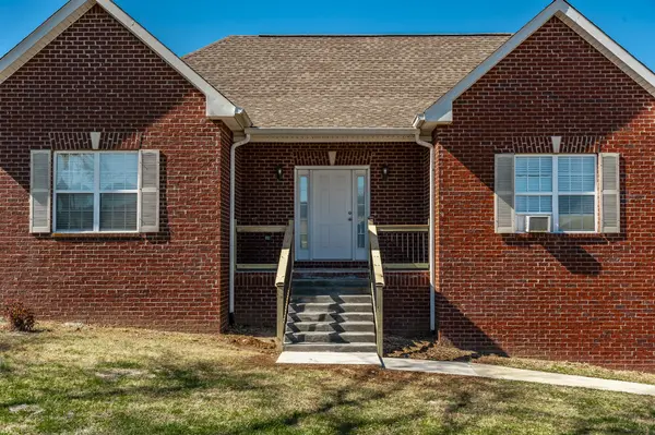 1261 Lauderdale Ln, Bethpage, TN 37022