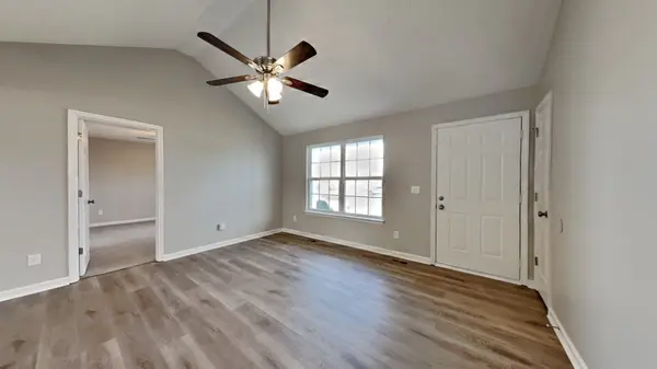 709 Eaglesham Dr, Christiana, TN 37037