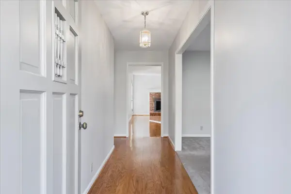8420 Rolling Hills Dr, Nashville, TN 37221