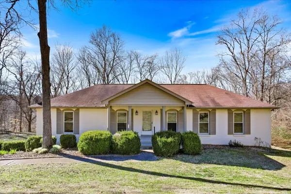 8420 Rolling Hills Dr, Nashville, TN 37221