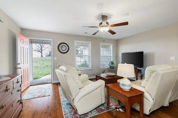 3232 Owl Hollow Rd, Belvidere, TN 37306