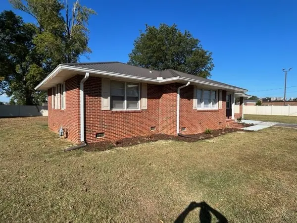 104 Kelly Dr, Decherd, TN 37324