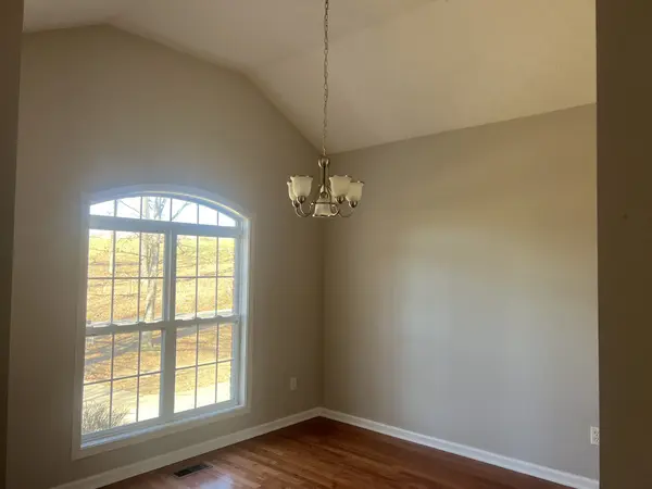192 Wilkinson Rd, Cottontown, TN 37048