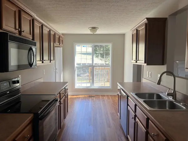 192 Wilkinson Rd, Cottontown, TN 37048