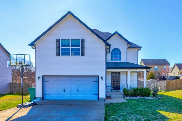 564 Tracy Ln, Clarksville, TN 37040