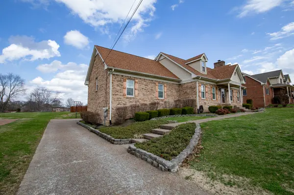 1730 Stop Thirty Road, Hendersonville, TN 37075