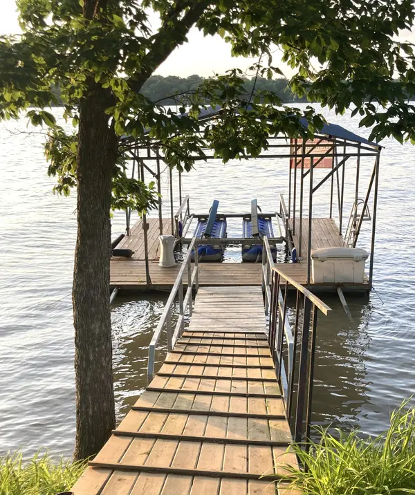 389 Green Harbor Rd, Old Hickory, TN 37138