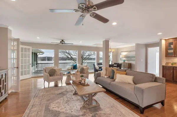 389 Green Harbor Rd, Old Hickory, TN 37138
